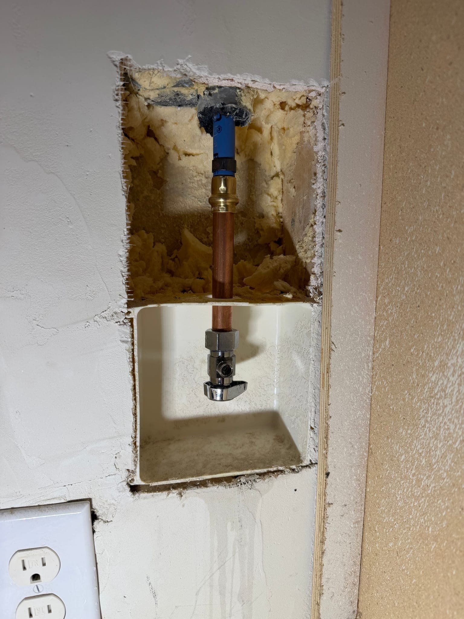 Ice Maker Shut Off Valve Replacement in Dallas, TX